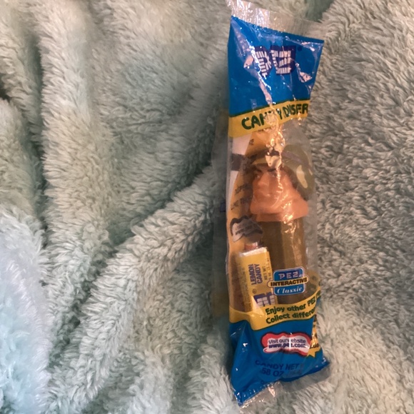 Lot of NEW in Packages 7 PEZ Candy & Dispensers - Picture 7 of 8